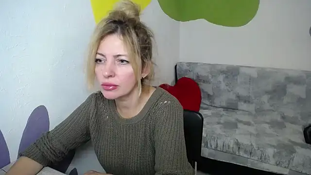 elegance lady online show from September 25, 2025, 12:22 pm