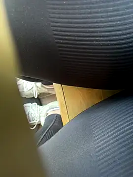 HiddenHoneyLDN online show from November 8, 2025, 1:36 pm