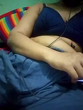 Snapshot of Maria_Mahi chatting on October 8, 2025, 9:37 pm Maria Mahi online show from October 8, 2025, 9:37 pm