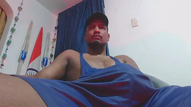 Snapshot of ElCaballeroNegro24 chatting on February 13, 2026, 1:55 pm ElCaballeroNegro24 online show from February 13, 2026, 1:55 pm