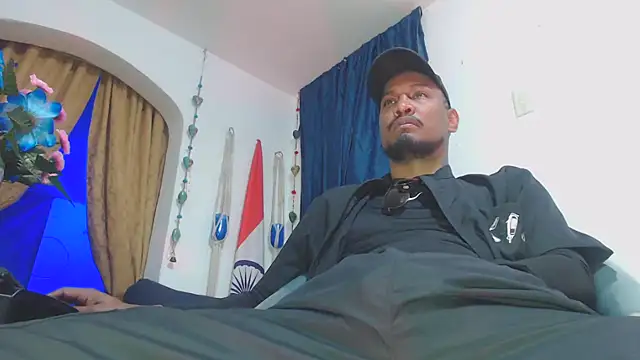 Snapshot of ElCaballeroNegro24 chatting on February 13, 2026, 1:49 am ElCaballeroNegro24 online show from February 13, 2026, 1:49 am