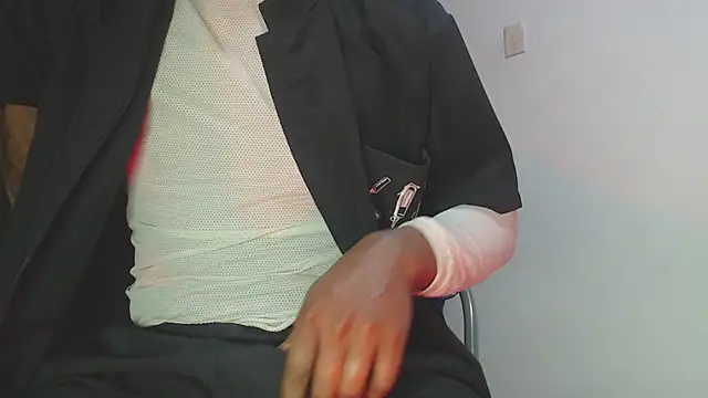 Snapshot of ElCaballeroNegro24 chatting on February 14, 2026, 3:18 am ElCaballeroNegro24 online show from February 14, 2026, 3:18 am