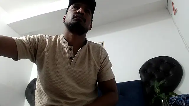 Snapshot of ElCaballeroNegro24 chatting on June 17, 2026, 2:44 am ElCaballeroNegro24 online show from June 17, 2026, 2:44 am