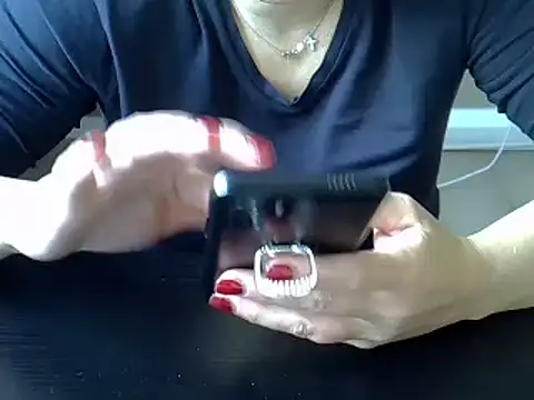 ITALIANASISIXX online show from October 22, 2025, 10:25 am