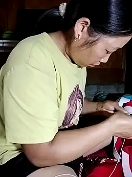 Snapshot of Lai005 chatting on October 22, 2025, 4:12 am Lai005 online show from October 22, 2025, 4:12 am