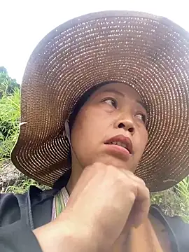 Snapshot of Lai005 chatting on October 12, 2025, 2:51 pm Lai005 online show from October 12, 2025, 2:51 pm