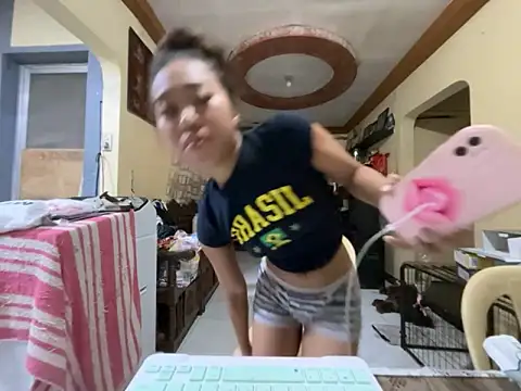 PinayLina18 online show from March 13, 2026, 3:39 pm