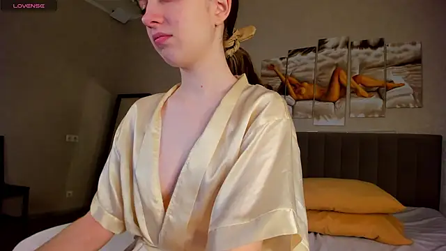 Camilla Kelly online show from March 19, 2026, 1:16 am