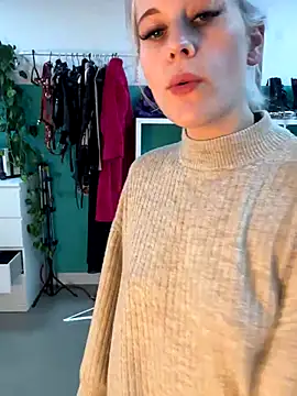 Snapshot of TheRealJessyLey chatting on December 19, 2025, 7:38 pm TheRealJessyLey online show from December 19, 2025, 7:38 pm