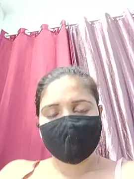 Snapshot of Ruhi_07 chatting on August 4, 2026, 3:33 am Ruhi 07 online show from August 4, 2026, 3:33 am