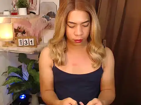 Snapshot of Ursexy_ngaw chatting on February 2, 2026, 9:14 pm Ursexy ngaw online show from February 2, 2026, 9:14 pm