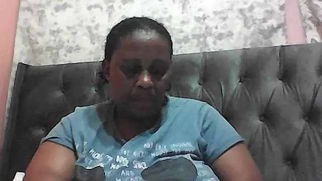 Snapshot of HUGEASSXXXXX chatting on October 9, 2025, 6:52 pm HUGEASSXXXXX online show from October 9, 2025, 6:52 pm