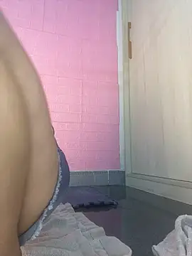 Snapshot of Rose_194 chatting on February 24, 2026, 4:02 am Rose 194 online show from February 24, 2026, 4:02 am