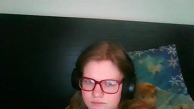 Snapshot of Moonolighta chatting on January 15, 2026, 10:40 am Moonolighta online show from January 15, 2026, 10:40 am