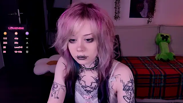 Snapshot of Lollyshy chatting on November 15, 2025, 10:41 am Lollyshy online show from November 15, 2025, 10:41 am