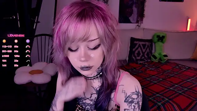 Snapshot of Lollyshy chatting on November 4, 2025, 10:41 am Lollyshy online show from November 4, 2025, 10:41 am