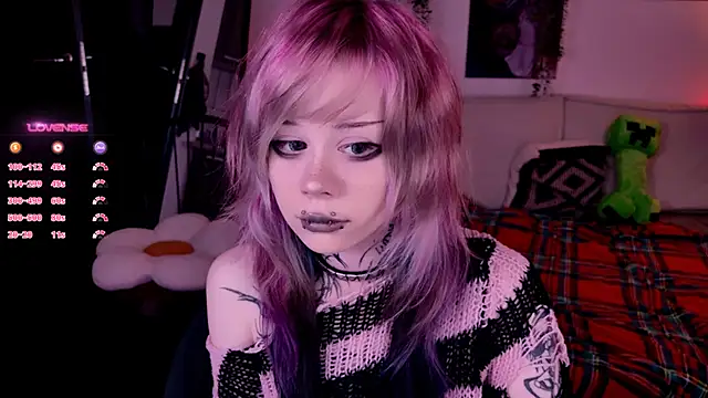 Snapshot of Lollyshy chatting on November 3, 2025, 11:14 am Lollyshy online show from November 3, 2025, 11:14 am