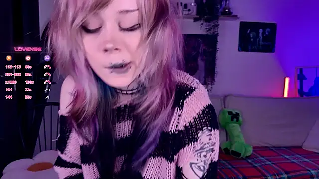 Snapshot of Lollyshy chatting on November 14, 2025, 10:41 am Lollyshy online show from November 14, 2025, 10:41 am