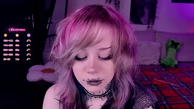 Snapshot of Lollyshy chatting on November 7, 2025, 10:31 am Lollyshy online show from November 7, 2025, 10:31 am