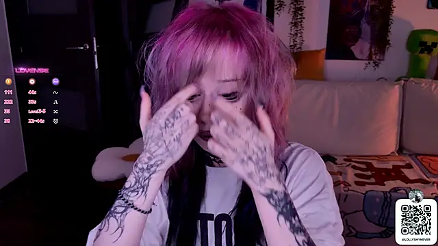 Snapshot of Lollyshy chatting on October 4, 2025, 10:39 am Lollyshy online show from October 4, 2025, 10:39 am