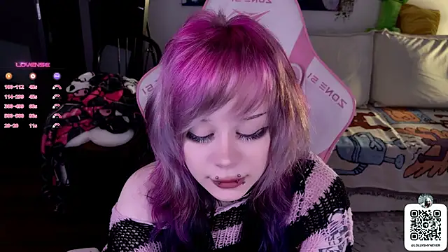 Snapshot of Lollyshy chatting on September 28, 2025, 10:44 am Lollyshy online show from September 28, 2025, 10:44 am