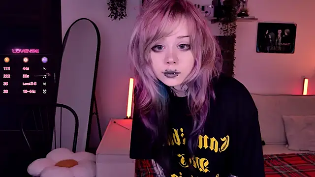 Snapshot of Lollyshy chatting on November 18, 2025, 10:29 am Lollyshy online show from November 18, 2025, 10:29 am