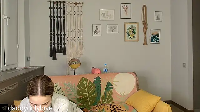 Snapshot of daddyonlyloveme chatting on October 24, 2025, 8:19 pm daddyonlyloveme online show from October 24, 2025, 8:19 pm