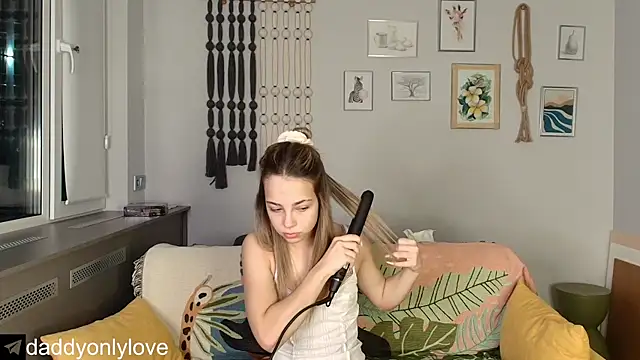 Snapshot of daddyonlyloveme chatting on November 17, 2025, 9:19 pm daddyonlyloveme online show from November 17, 2025, 9:19 pm