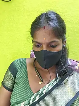 Snapshot of Honey_rosetamil chatting on June 12, 2026, 7:28 am Honey rosetamil online show from June 12, 2026, 7:28 am