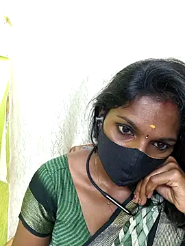 Snapshot of Honey_rosetamil chatting on June 13, 2026, 1:14 am Honey rosetamil online show from June 13, 2026, 1:14 am