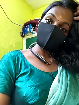 Snapshot of Honey_rosetamil chatting on June 19, 2026, 5:57 am Honey rosetamil online show from June 19, 2026, 5:57 am