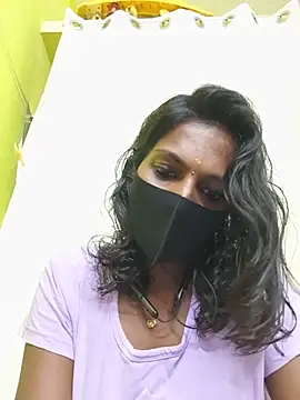 Snapshot of Honey_rosetamil chatting on June 18, 2026, 8:13 am Honey rosetamil online show from June 18, 2026, 8:13 am