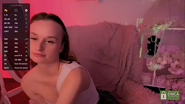 Snapshot of Lara_Vest chatting on September 29, 2025, 8:25 pm Lara Vest online show from September 29, 2025, 8:25 pm