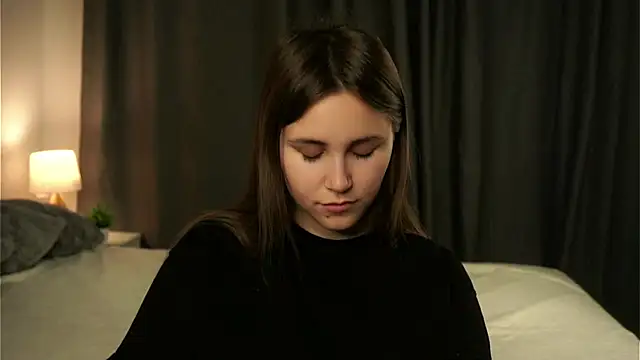 Snapshot of EthalFlowers chatting on October 16, 2025, 11:35 pm EthalFlowers online show from October 16, 2025, 11:35 pm