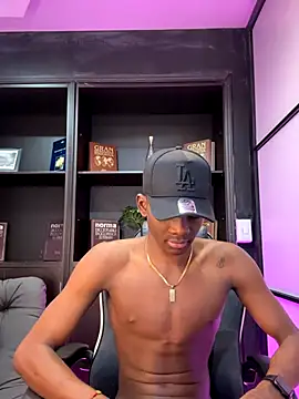 Snapshot of Brycce_santos chatting on October 27, 2025, 2:18 pm Brycce santos online show from October 27, 2025, 2:18 pm