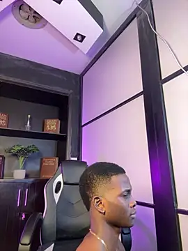 Snapshot of Brycce_santos chatting on November 5, 2025, 4:54 pm Brycce santos online show from November 5, 2025, 4:54 pm