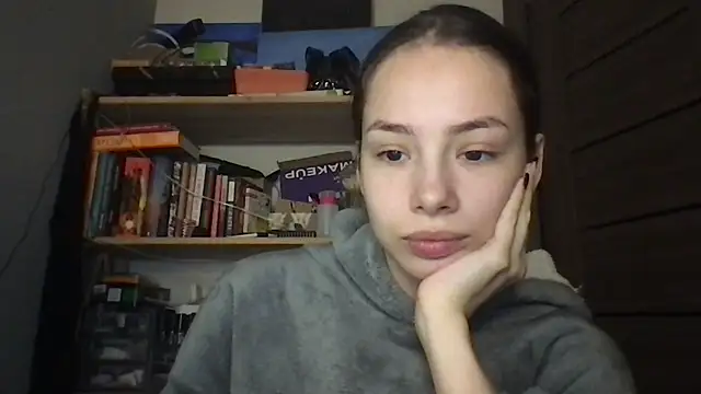 Snapshot of Yuna5343 chatting on November 19, 2025, 8:42 pm Yuna5343 online show from November 19, 2025, 8:42 pm