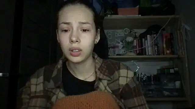 Snapshot of Yuna5343 chatting on October 20, 2025, 9:59 pm Yuna5343 online show from October 20, 2025, 9:59 pm