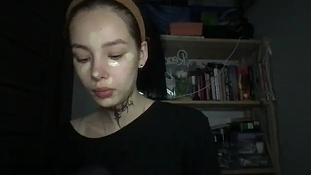 Snapshot of Yuna5343 chatting on October 14, 2025, 7:25 pm Yuna5343 online show from October 14, 2025, 7:25 pm