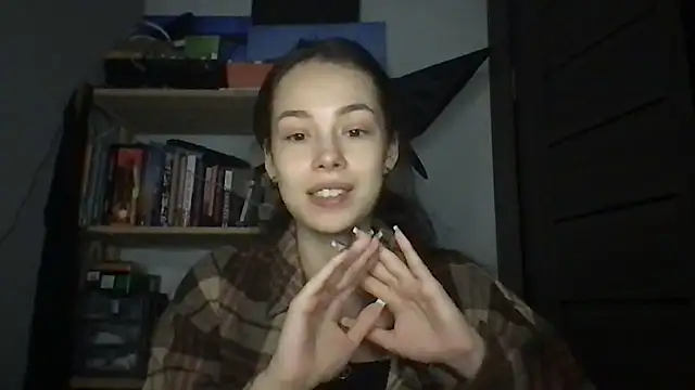 Snapshot of Yuna5343 chatting on November 16, 2025, 8:24 pm Yuna5343 online show from November 16, 2025, 8:24 pm