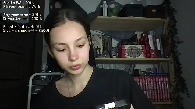 Yuna5343 online show from June 15, 2026, 7:24 pm