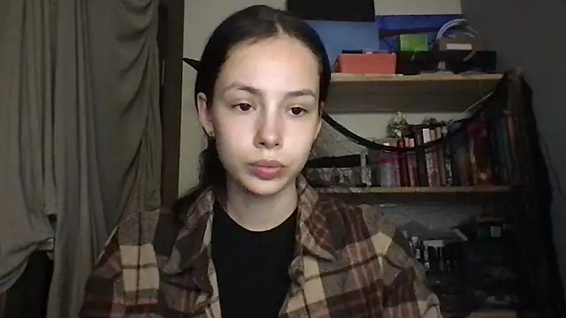 Snapshot of Yuna5343 chatting on November 5, 2025, 8:01 pm Yuna5343 online show from November 5, 2025, 8:01 pm