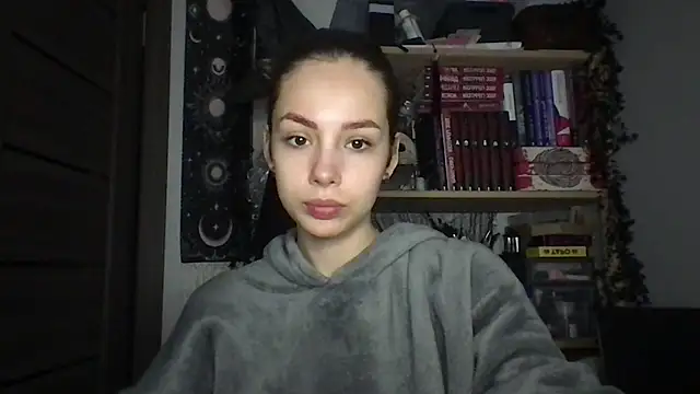Yuna5343 online show from April 28, 2026, 9:08 pm