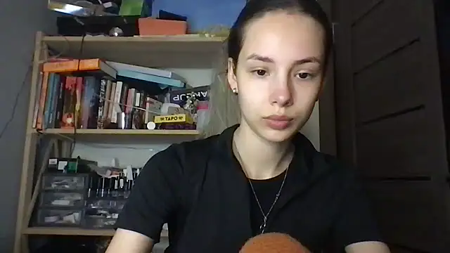 Snapshot of Yuna5343 chatting on December 4, 2025, 8:19 pm Yuna5343 online show from December 4, 2025, 8:19 pm