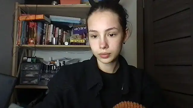 Snapshot of Yuna5343 chatting on December 1, 2025, 10:10 pm Yuna5343 online show from December 1, 2025, 10:10 pm