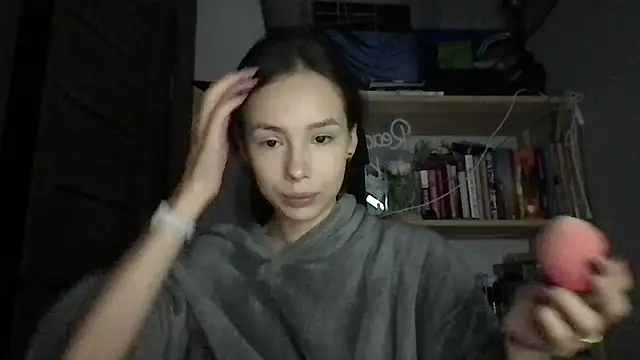 Snapshot of Yuna5343 chatting on October 15, 2025, 8:17 pm Yuna5343 online show from October 15, 2025, 8:17 pm