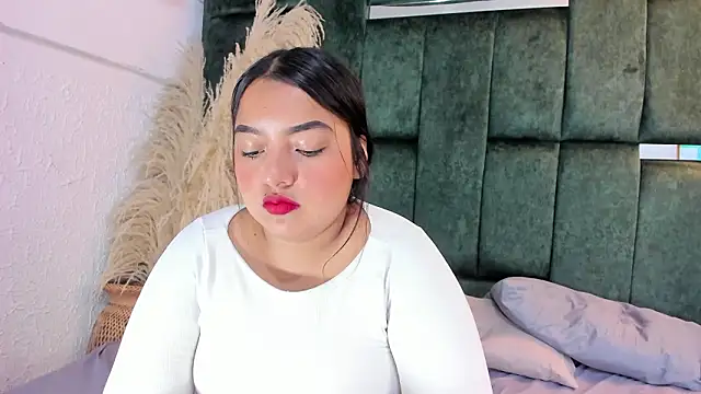 Chloe jackson25 online show from February 24, 2026, 5:47 pm