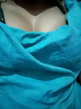 Snapshot of kaviyaponnu0987 chatting on February 11, 2026, 9:36 pm kaviyaponnu0987 online show from February 11, 2026, 9:36 pm