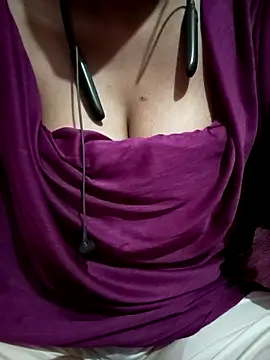 Snapshot of kaviyaponnu0987 chatting on March 26, 2026, 7:56 pm kaviyaponnu0987 online show from March 26, 2026, 7:56 pm