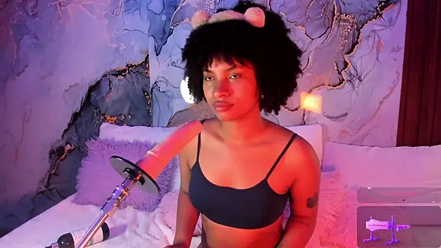 Lolalewis777 online show from October 14, 2025, 10:09 pm